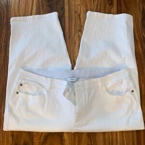 CJ Banks White Capri Jeans with Elastic Waist Band